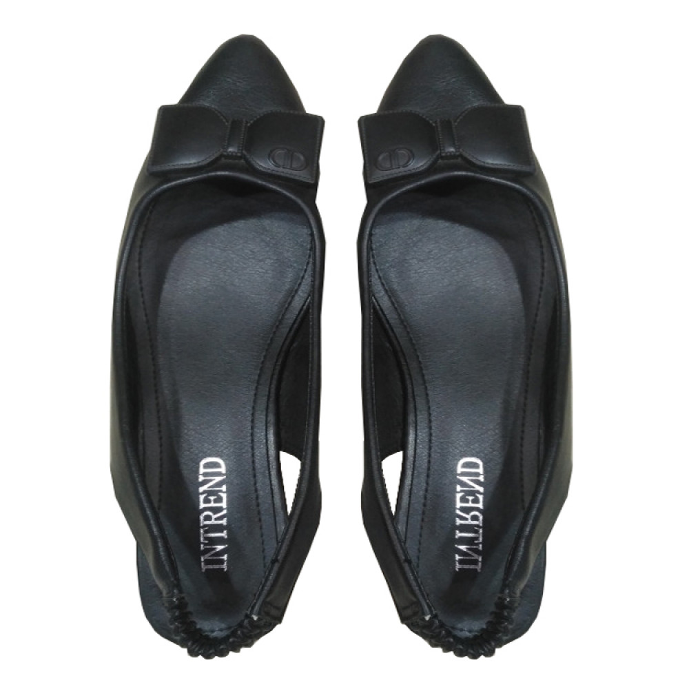 Close shoes